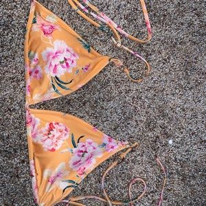 Cute flower triangle top